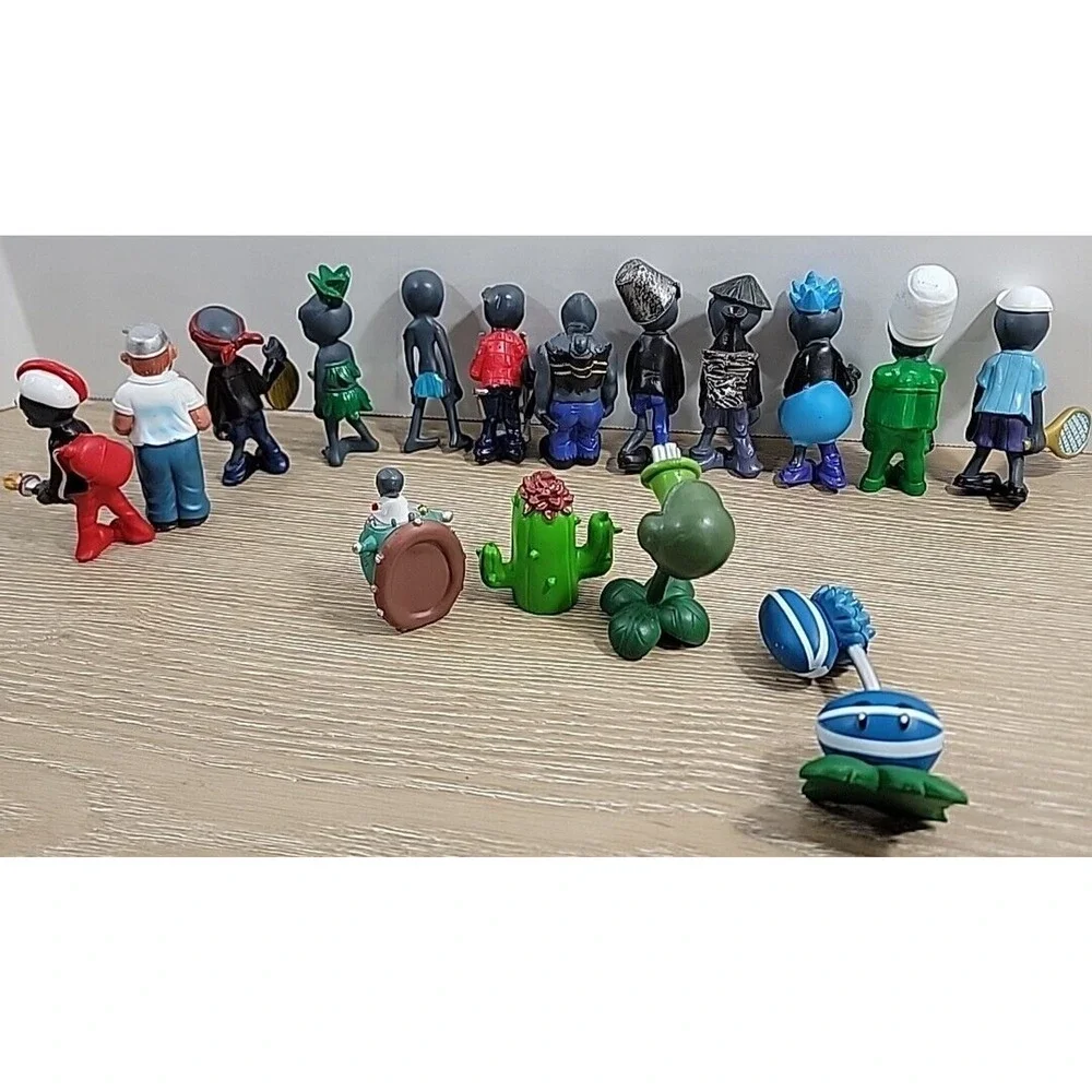 Plants vs Zombies PVC Figures 16‎ Lot